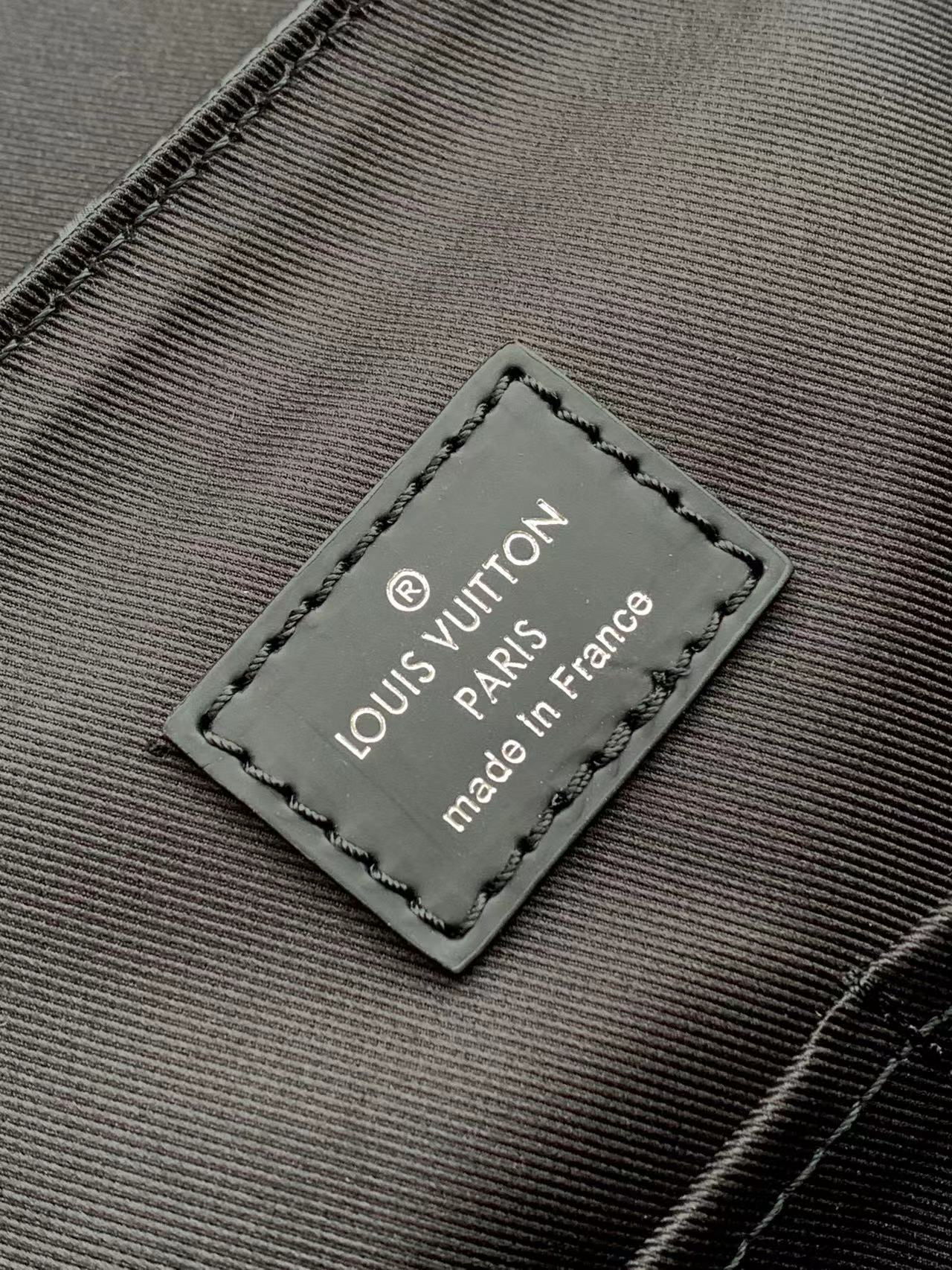 High Quality Luxury Louis Vuitton District PM Messenger Bag M44001 product detail