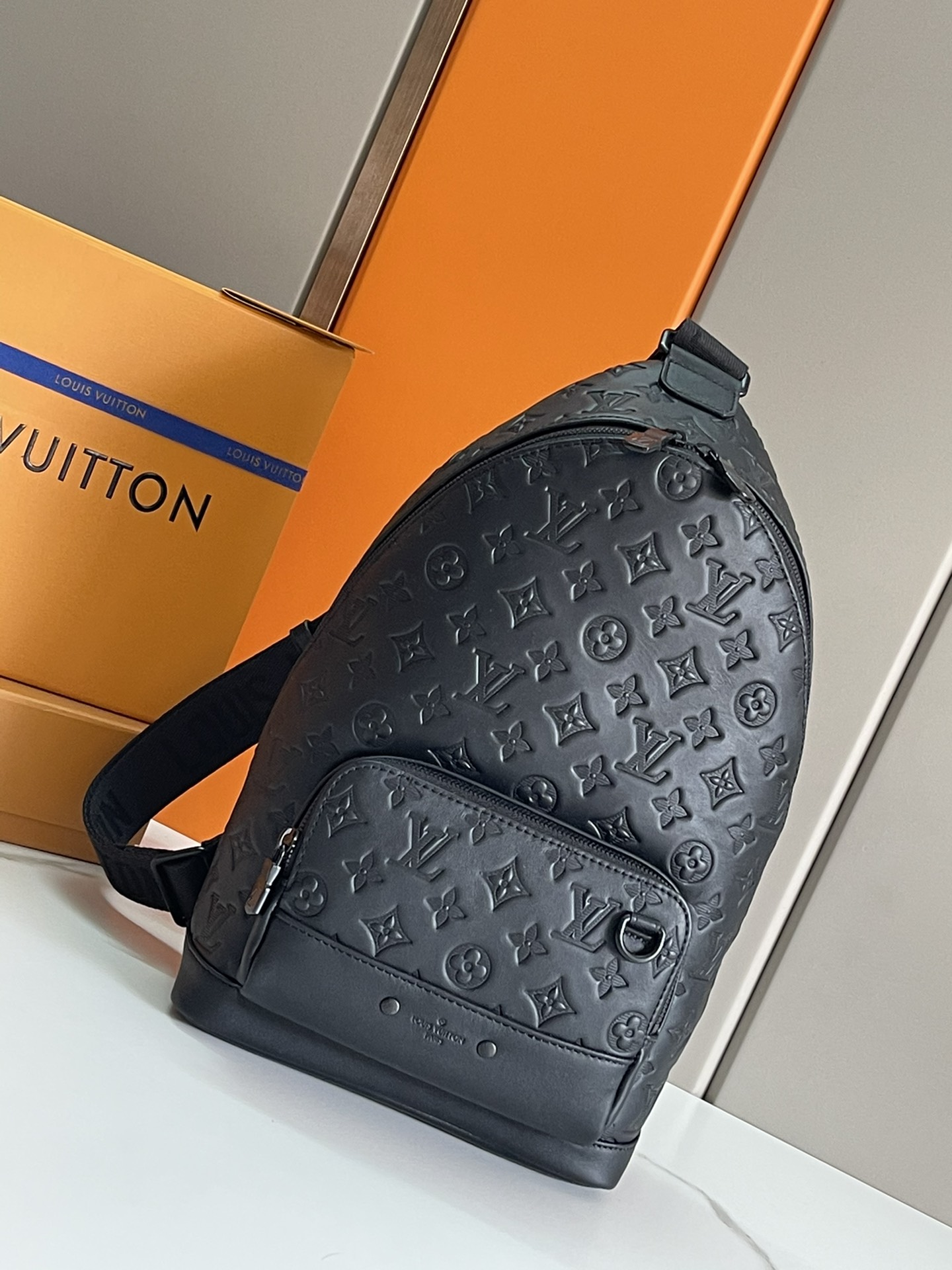 High Quality Luxury Louis Vuitton Monogram Shadow Racer Slingbag M46107