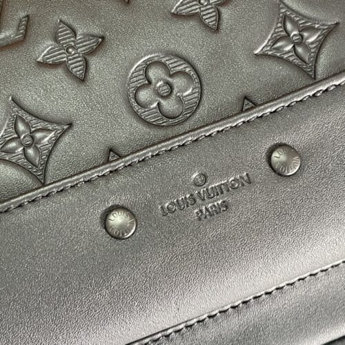 High Quality Luxury Louis Vuitton Monogram Shadow Racer Slingbag M46107 product detail