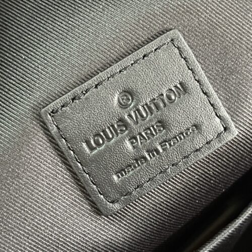 High Quality Luxury Louis Vuitton Monogram Shadow Racer Slingbag M46107 product detail