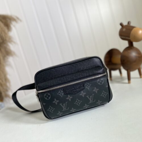 High Quality Luxury Louis Vuitton Outdoor Bumbag M30245