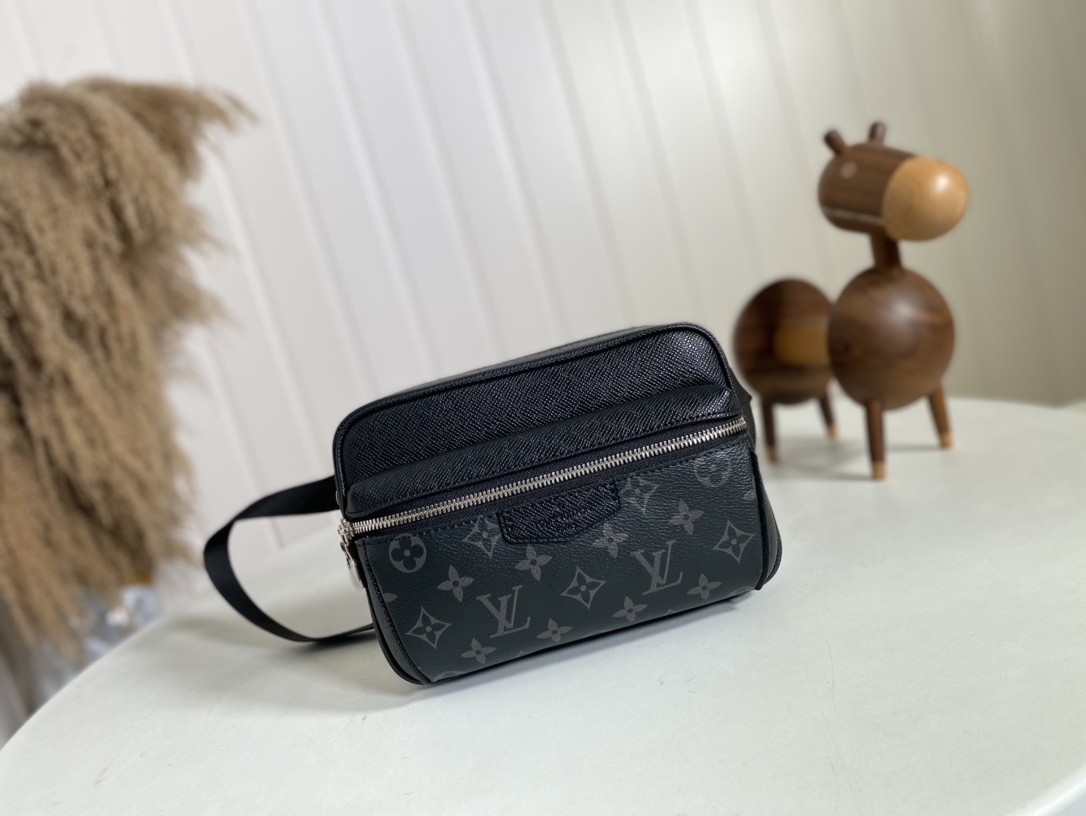High Quality Luxury Louis Vuitton Outdoor Bumbag M30245