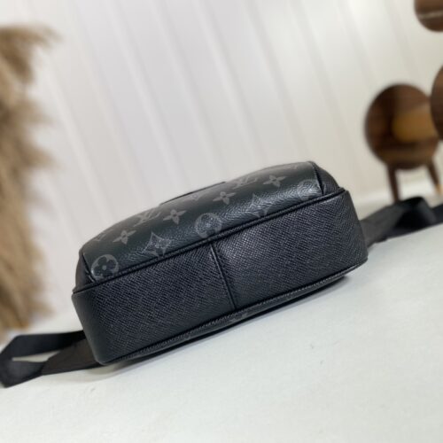 High Quality Luxury Louis Vuitton Outdoor Bumbag M30245 product detail