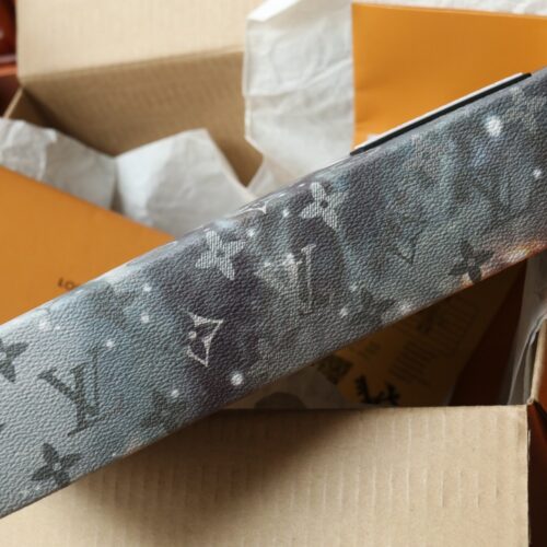 High Quality Luxury Louis Vuitton Pochette Voyage MM Monogram Galaxy M44448 Blv889 product detail