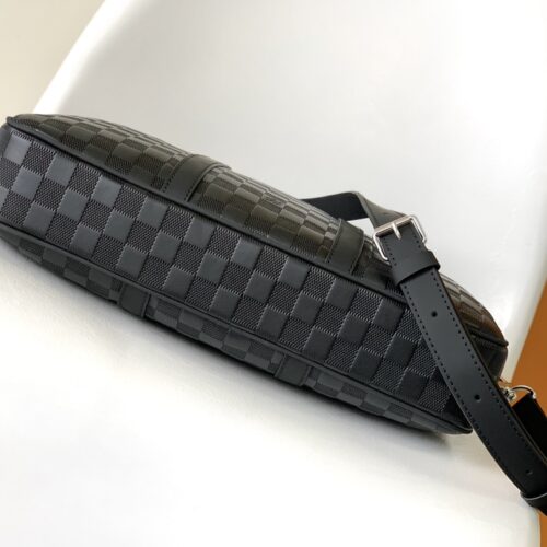 High Quality Luxury Louis Vuitton Porte-Documents Voyage PM N41478 Grey Plaid product detail