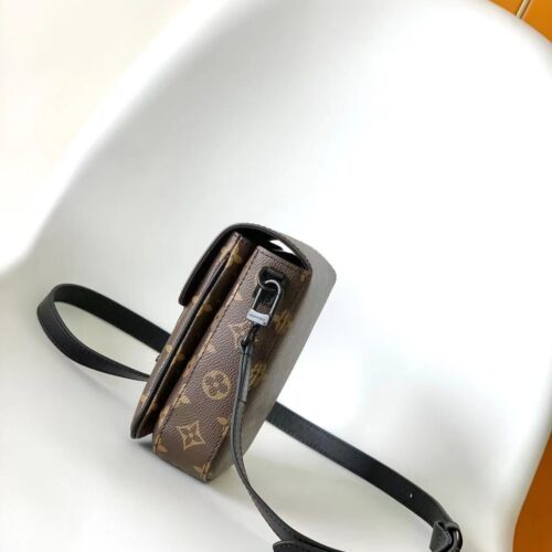 High Quality Luxury Louis Vuitton S-Lock Vertical Wearable Wallet M82535/M82252/M81522 alternate view