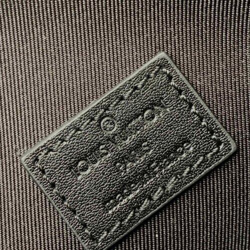 High Quality Luxury Louis Vuitton S-Lock Vertical Wearable Wallet M82535/M82252/M81522 product detail