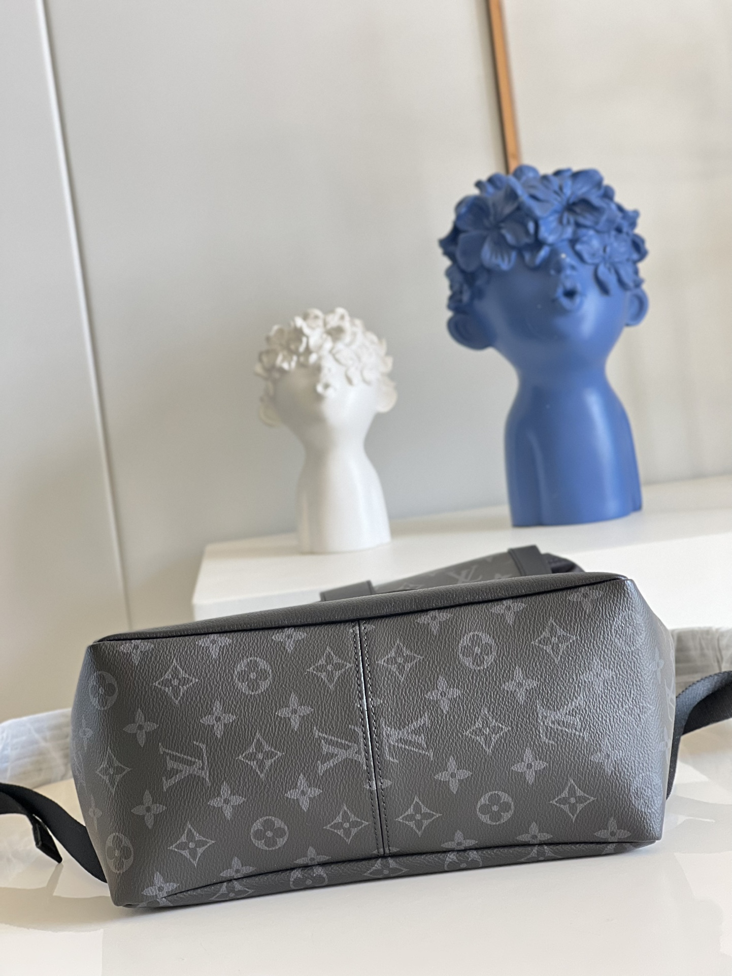 High Quality Luxury Louis Vuitton Saumur Backpack M45913 product detail