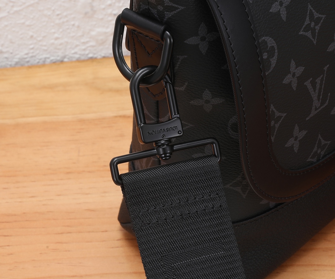 High Quality Luxury Louis Vuitton Saumur Messenger M45911 product detail