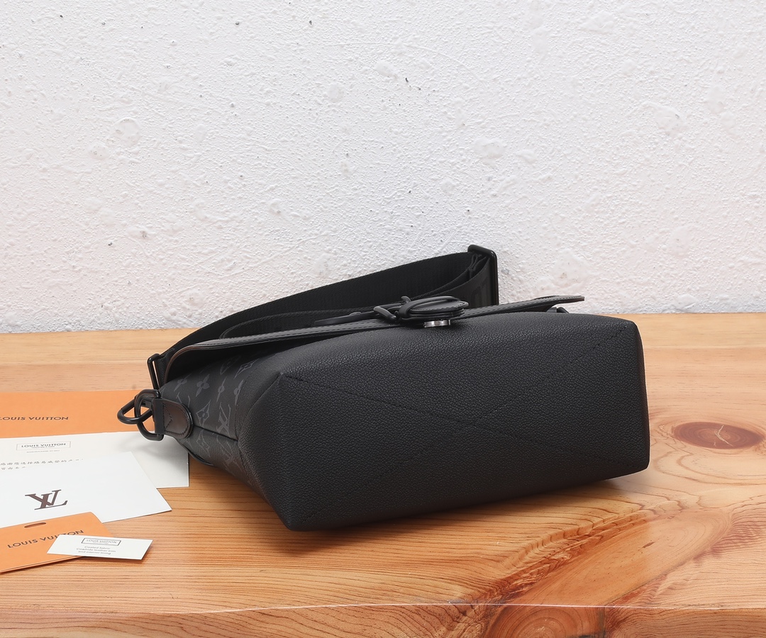 High Quality Luxury Louis Vuitton Saumur Messenger M45911 product detail