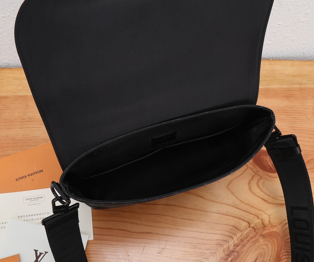 High Quality Luxury Louis Vuitton Saumur Messenger M45911 product detail