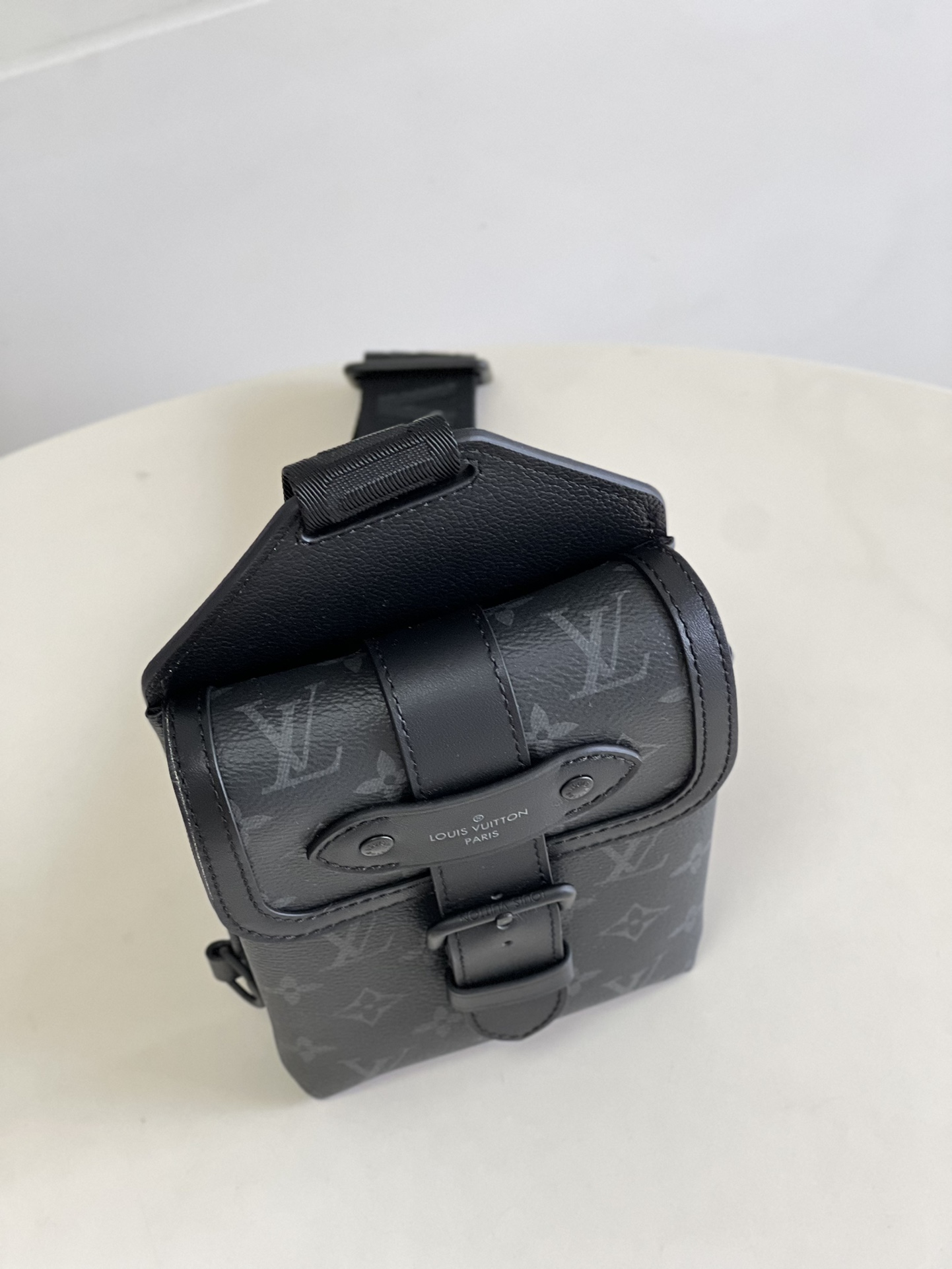 High Quality Luxury Louis Vuitton Saumur Slingbag M45912 product detail