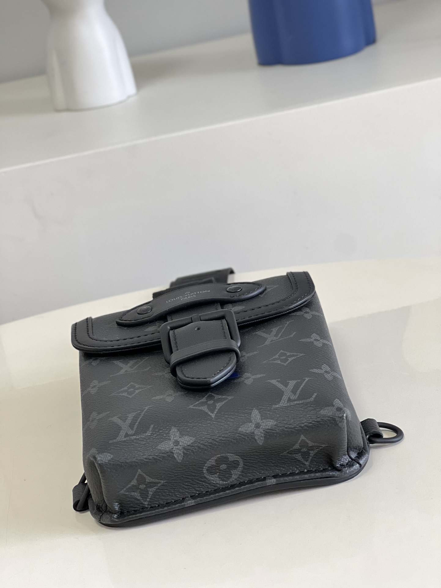 High Quality Luxury Louis Vuitton Saumur Slingbag M45912 product detail
