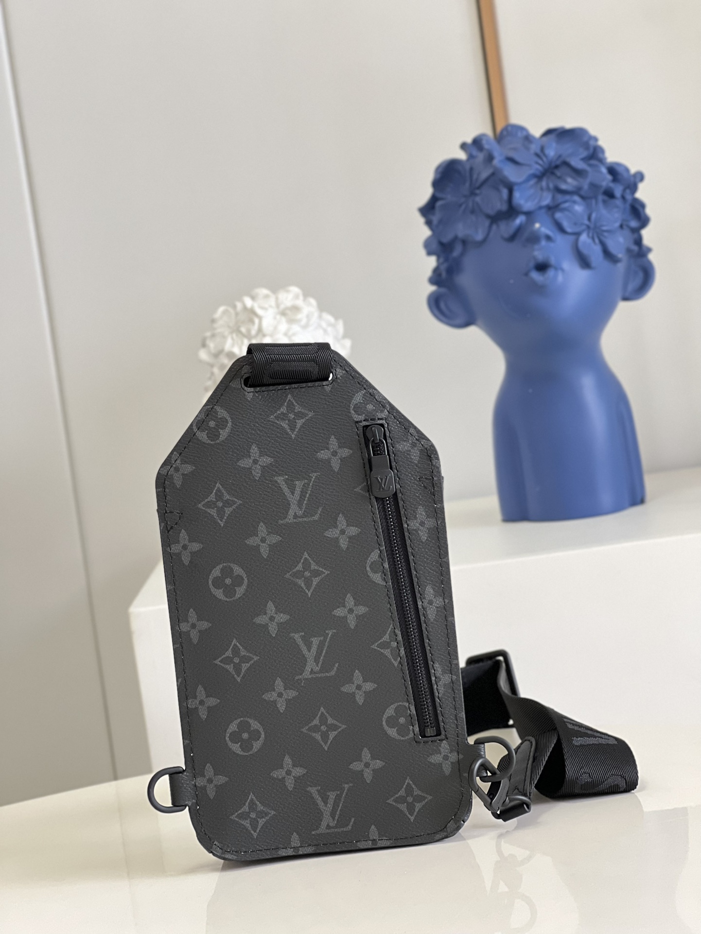 High Quality Luxury Louis Vuitton Saumur Slingbag M45912 product detail