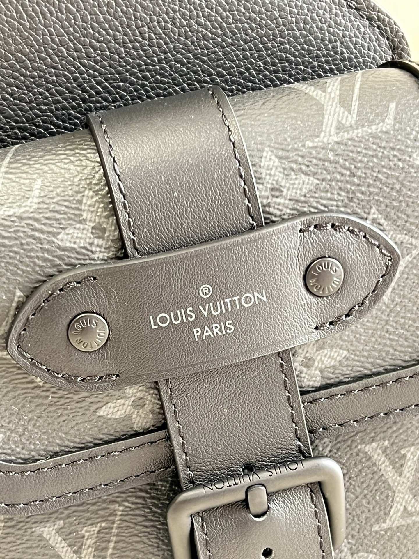 High Quality Luxury Louis Vuitton Saumur Slingbag M45912 product detail
