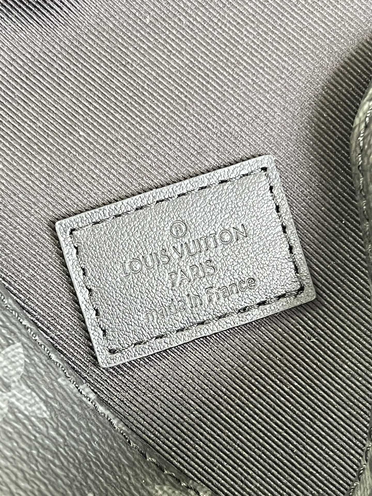 High Quality Luxury Louis Vuitton Saumur Slingbag M45912 product detail