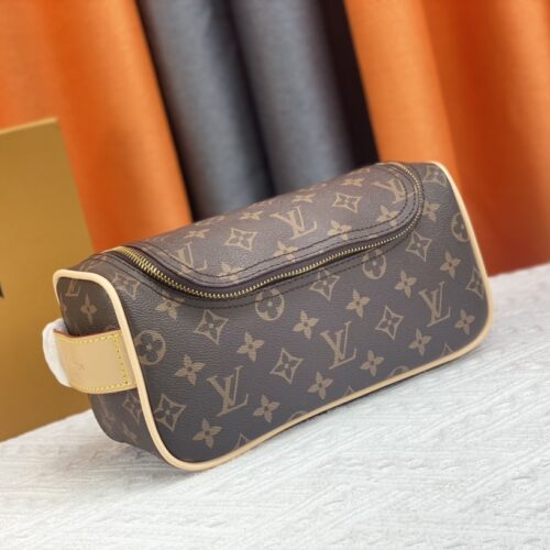 High Quality Luxury Louis Vuitton Toiletry Pouch N47625 alternate view