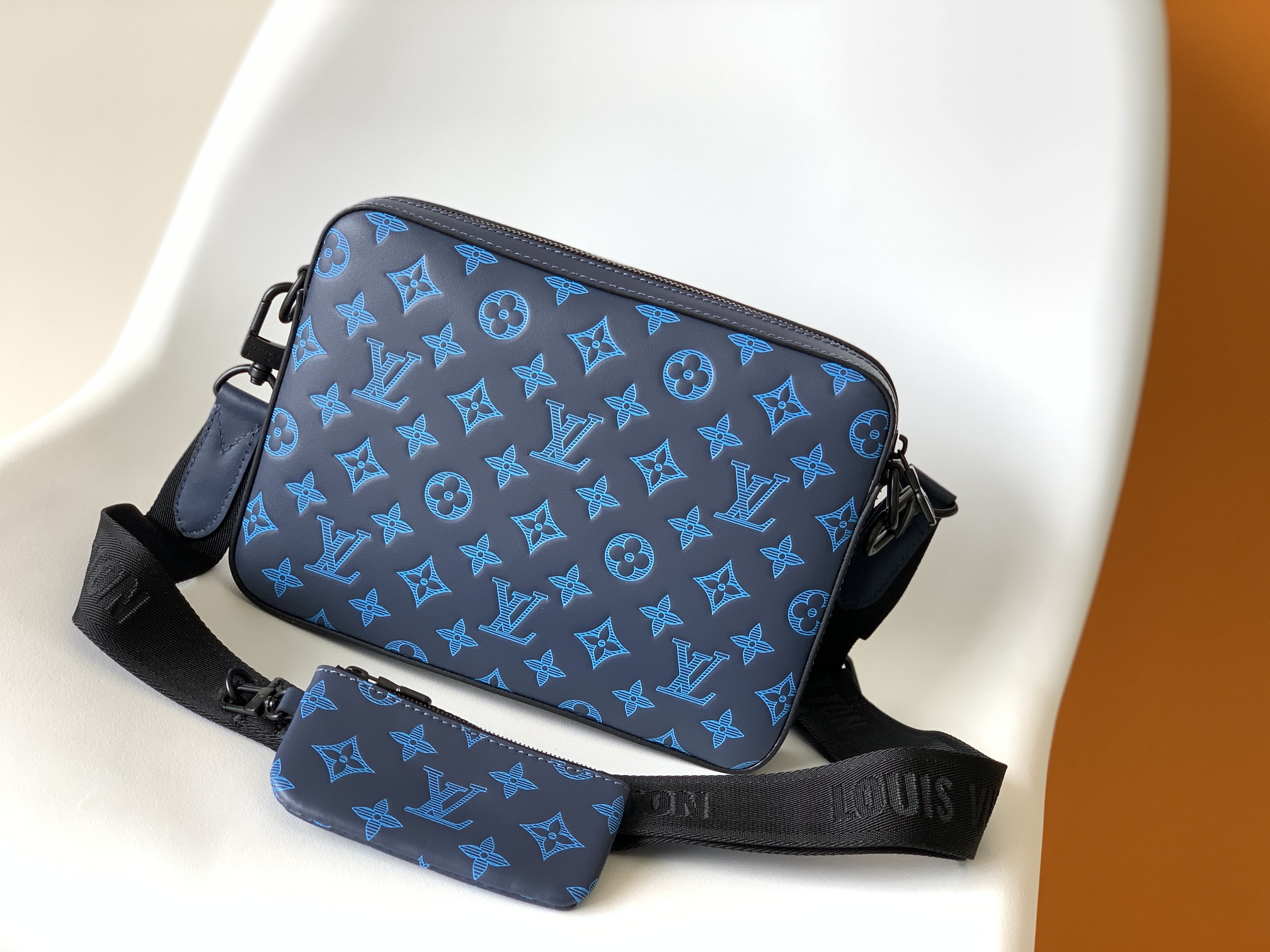 High Quality Luxury Louis Vuitton Trio Messenger Bag LV M45730 product detail