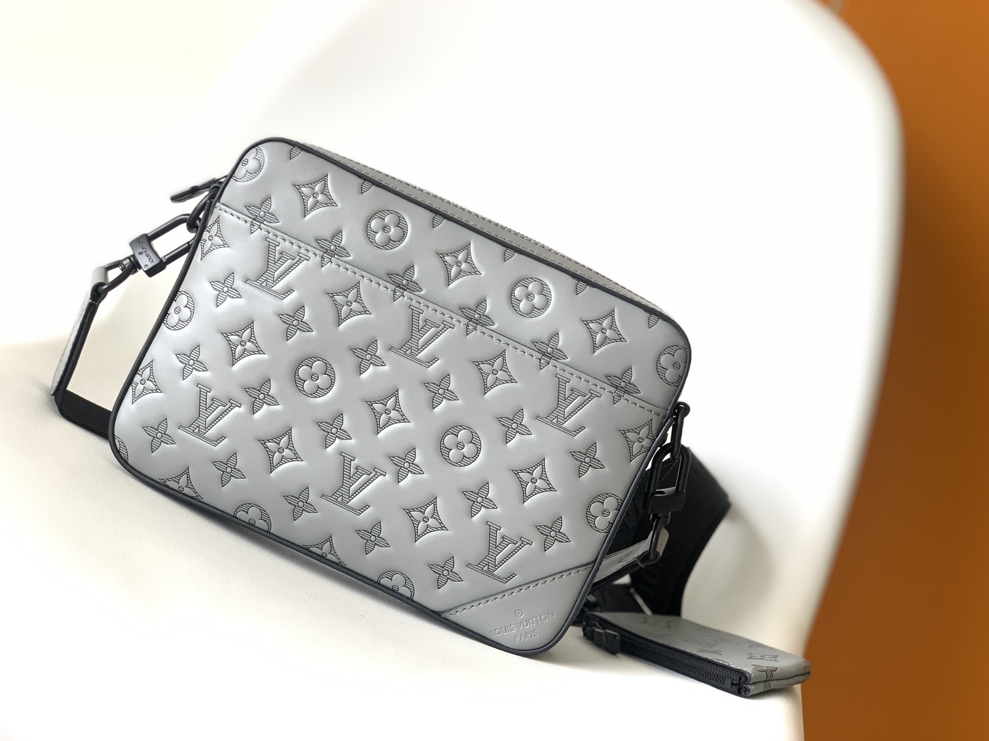 High Quality Luxury Louis Vuitton Trio Messenger Embossed M46104