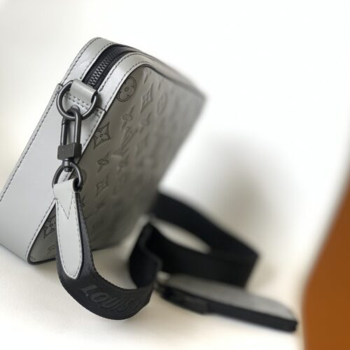 High Quality Luxury Louis Vuitton Trio Messenger Embossed M46104 alternate view
