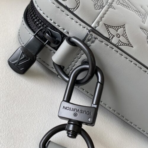 High Quality Luxury Louis Vuitton Trio Messenger Embossed M46104 product detail
