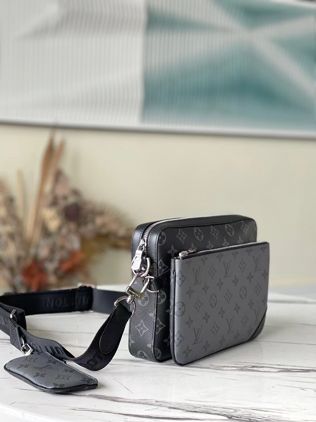 High Quality Luxury Louis Vuitton Trio Messenger M69443 product detail