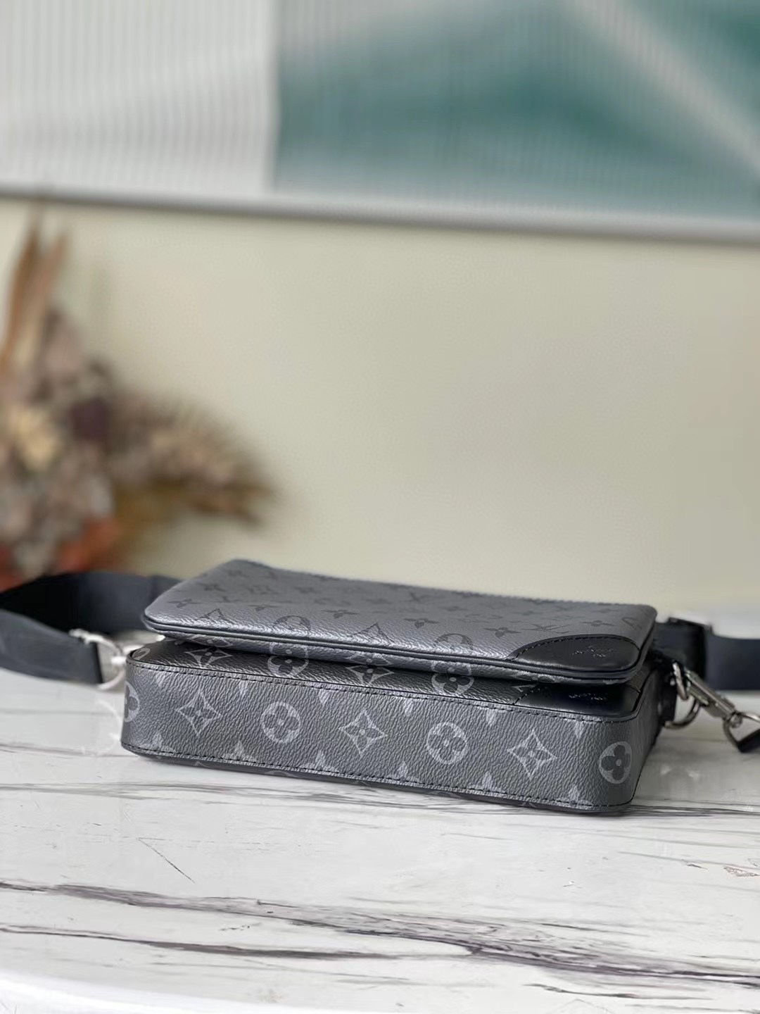 High Quality Luxury Louis Vuitton Trio Messenger M69443 product detail