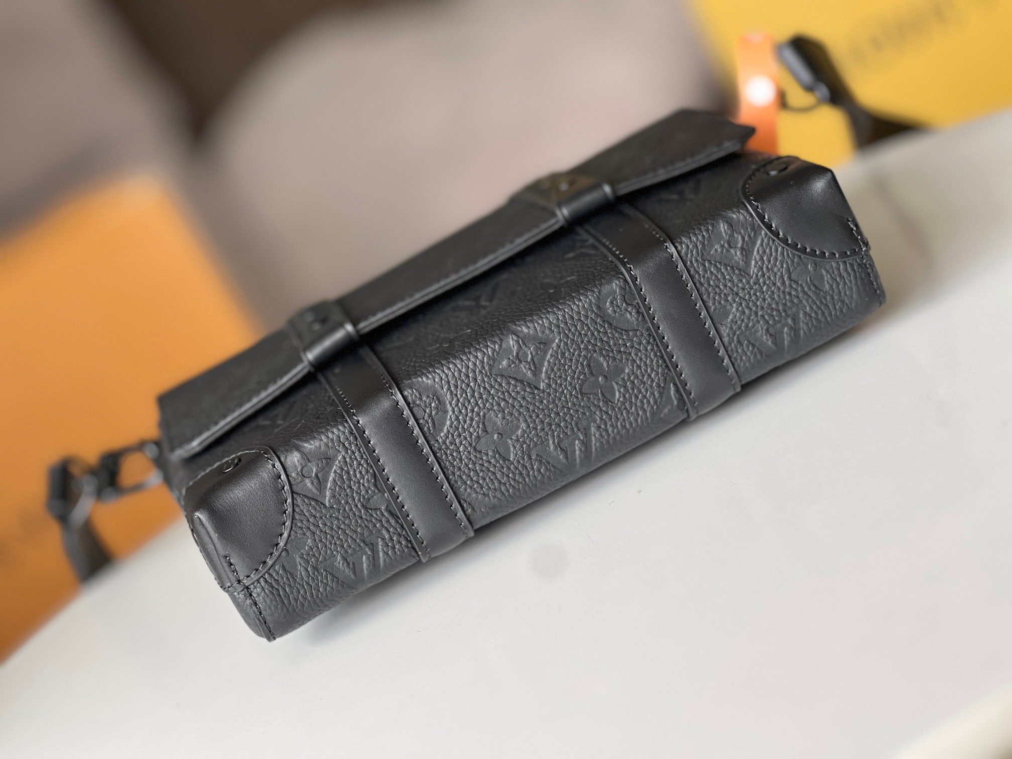High Quality Luxury Louis Vuitton Trunk Messenger Black M57726/M45727 product detail