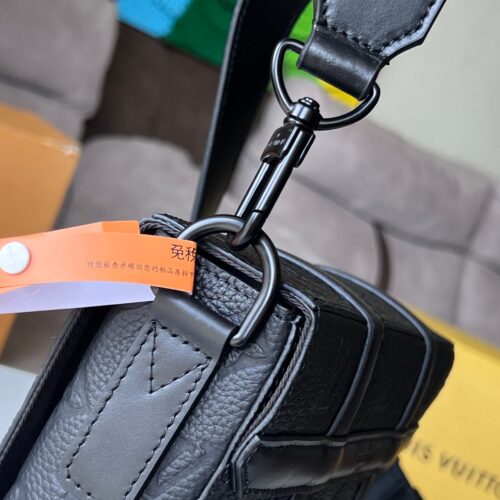 High Quality Luxury Louis Vuitton Trunk Messenger Black M57726/M45727 product detail