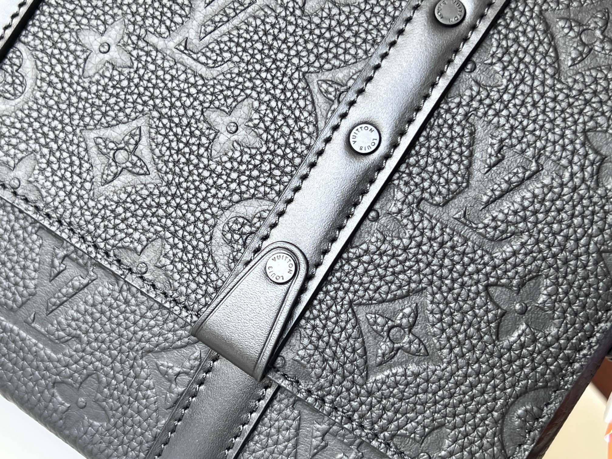 High Quality Luxury Louis Vuitton Trunk Messenger Black M57726/M45727 product detail