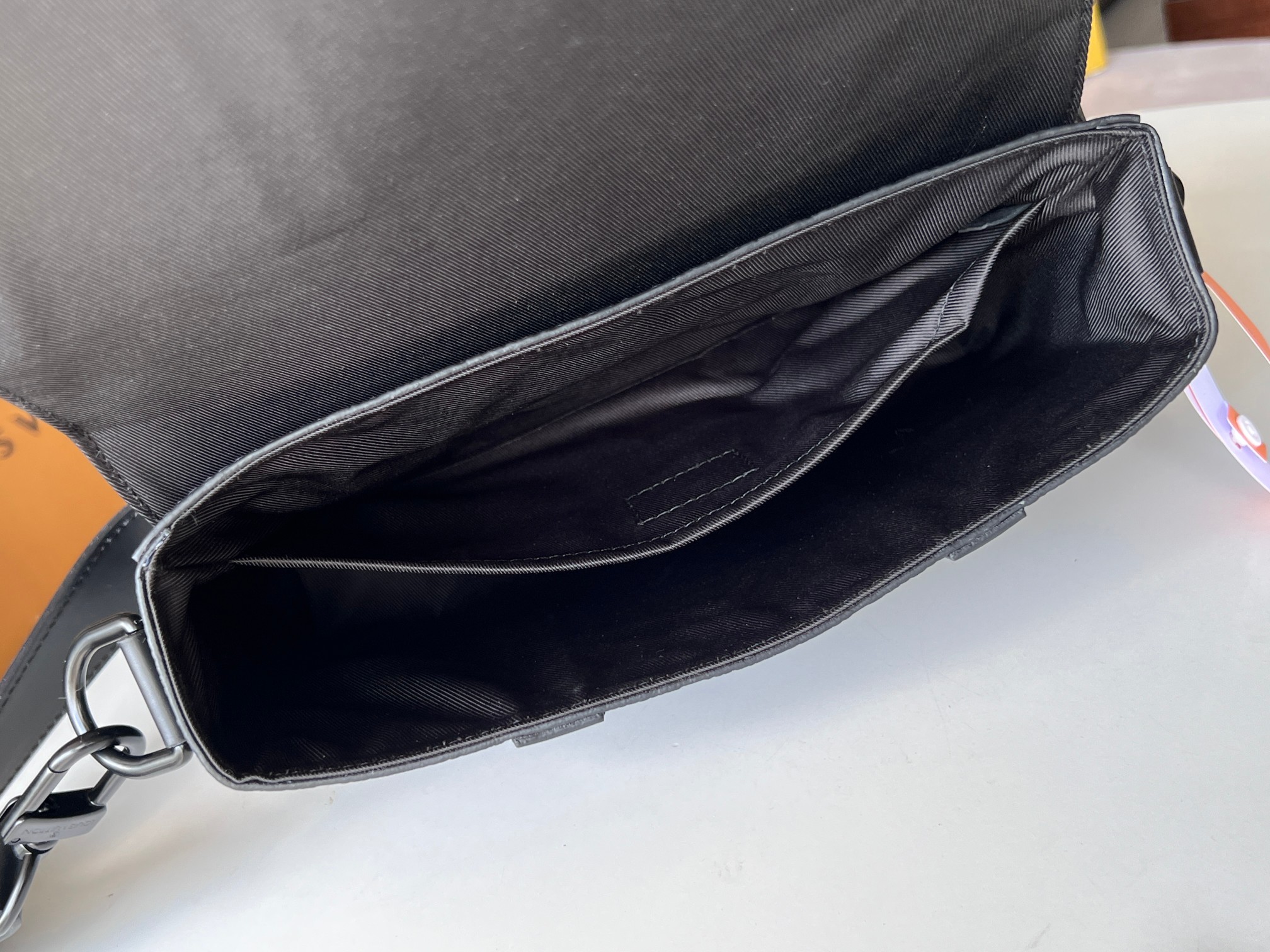 High Quality Luxury Louis Vuitton Trunk Messenger Black M57726/M45727 product detail