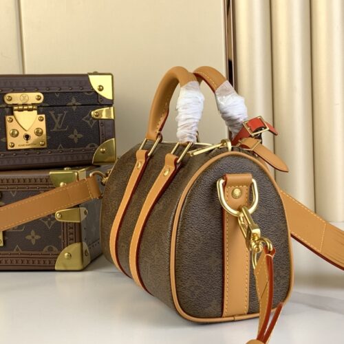 High Quality Luxury Louis Vuitton Keepall Bandoulière 25 alternate view