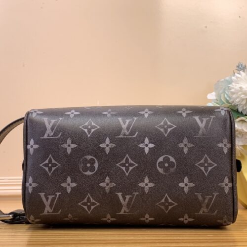 High Quality Luxury Louis Vuitton Locker Dopp Kit M11670 product detail
