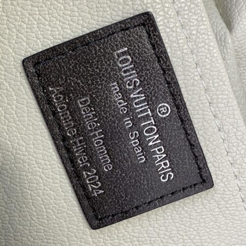 High Quality Luxury Louis Vuitton Locker Dopp Kit M11670 product detail