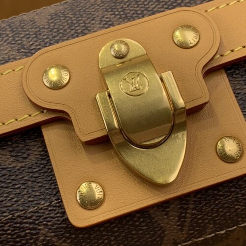High Quality Luxury Louis Vuitton Soul Trunk East West M11536 product detail
