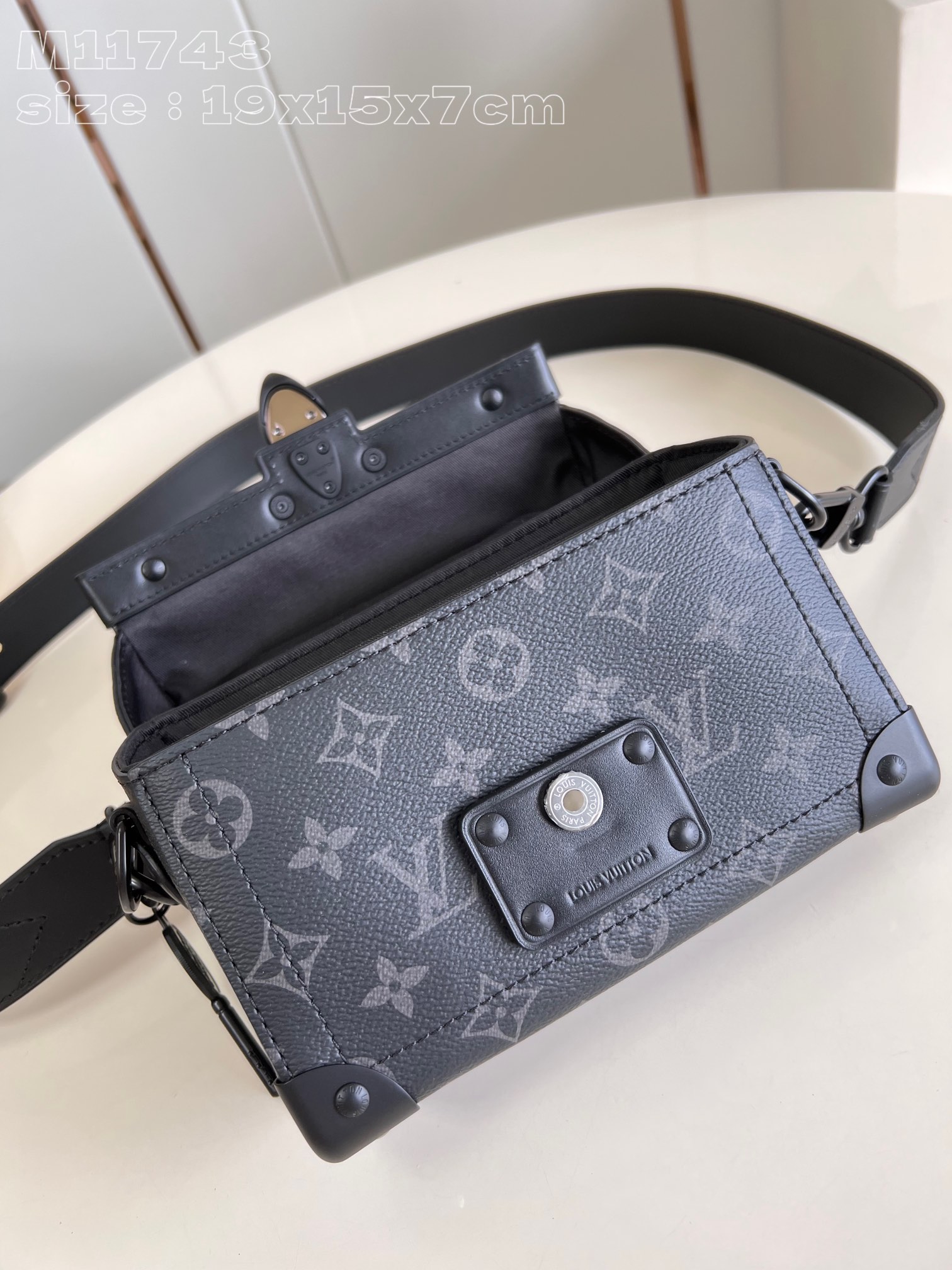 High Quality Luxury Louis Vuitton Soul Trunk M11743 product detail