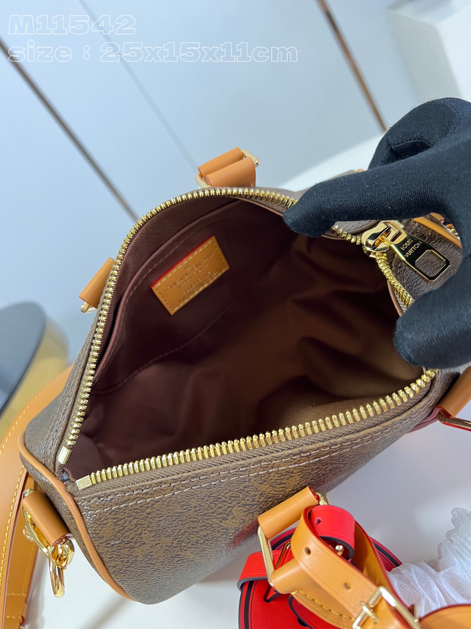 High Quality Luxury Louis Vuitton Keepall Bandoulière 25 M11542 product detail