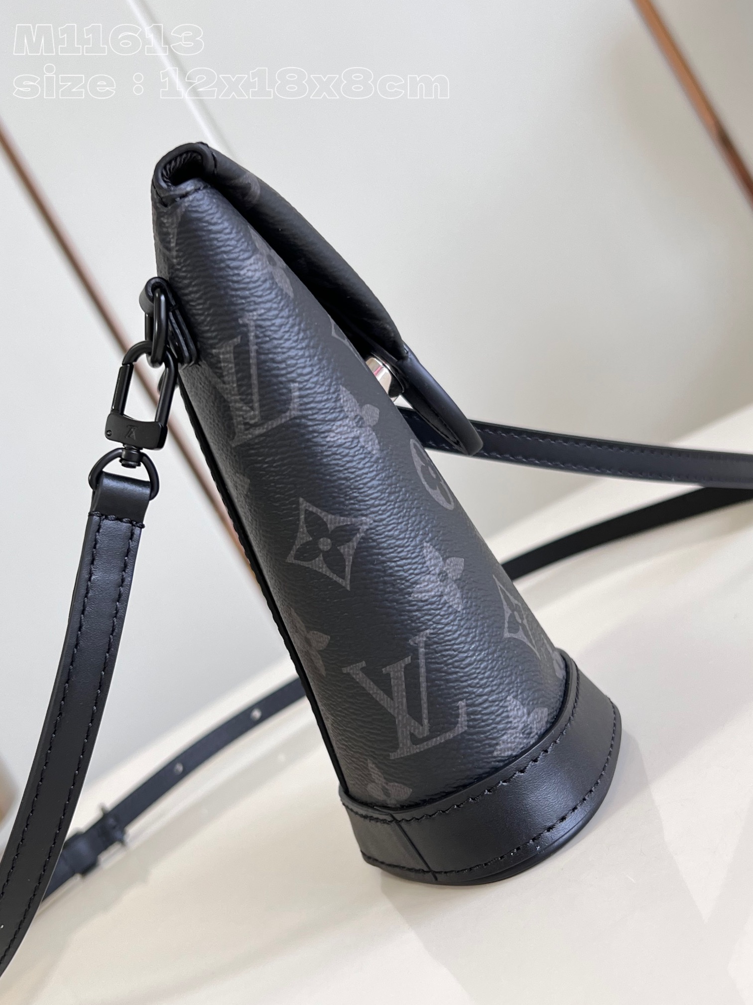 High Quality Luxury Louis Vuitton Envelope Pouch M11613 product detail