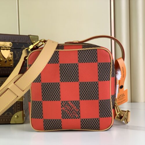 Louis Vuitton Chess Messenger N40561/N40562/N40563/N40547/N40548 product photo 4