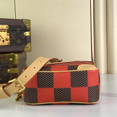 Louis Vuitton Chess Messenger N40561/N40562/N40563/N40547/N40548 product photo 5
