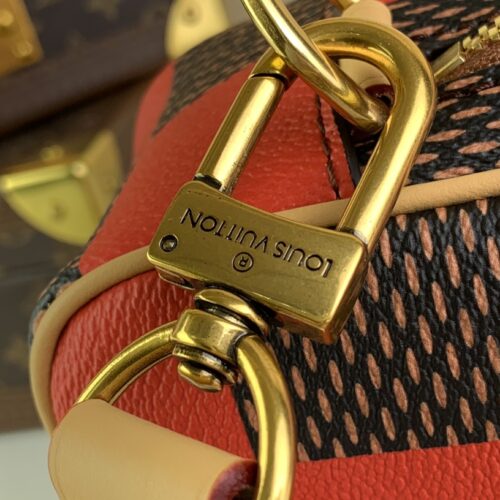 Louis Vuitton Chess Messenger N40561/N40562/N40563/N40547/N40548 product photo 8