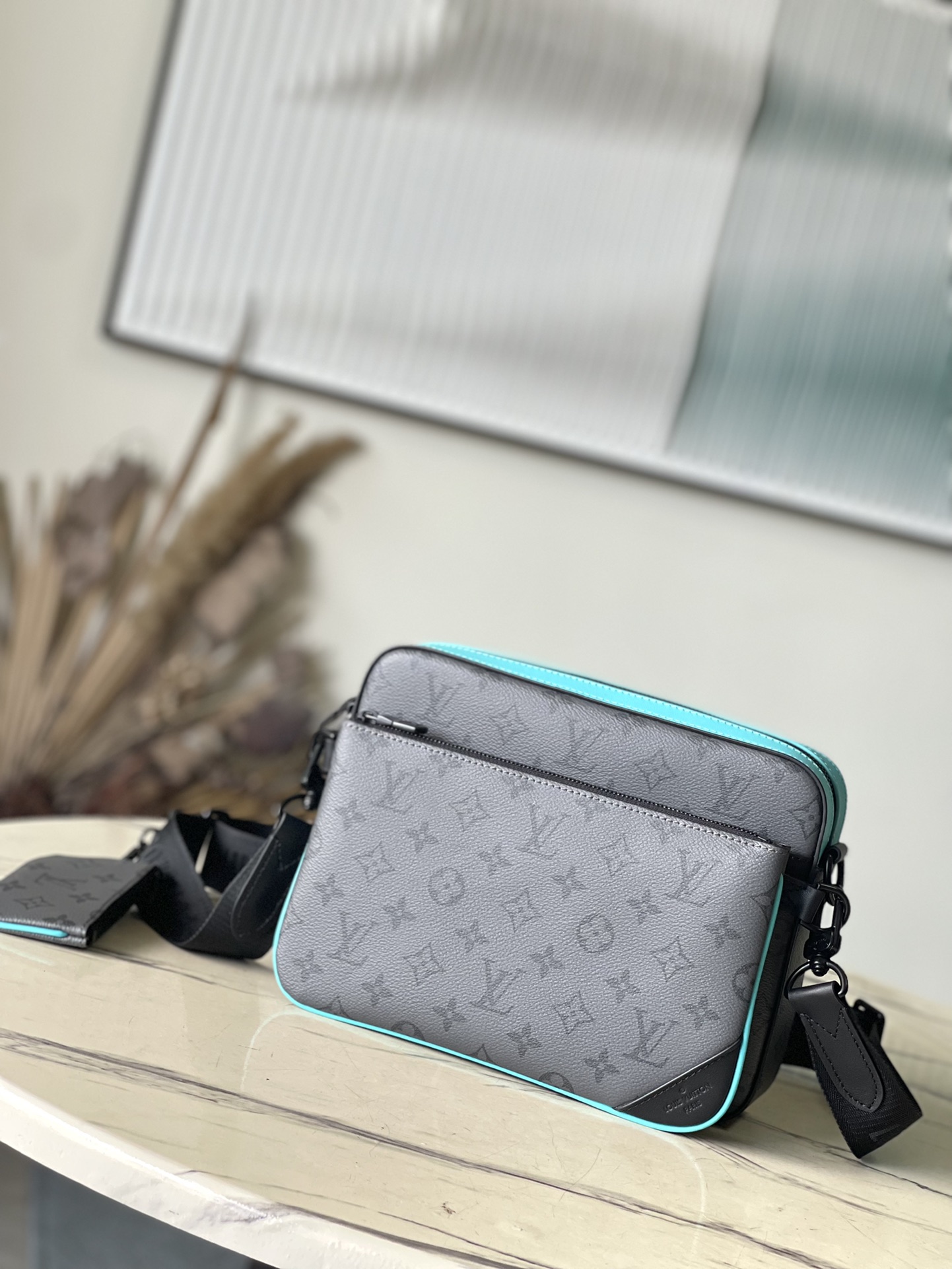 High Quality Luxury Louis Vuitton Trio Messenger M11648