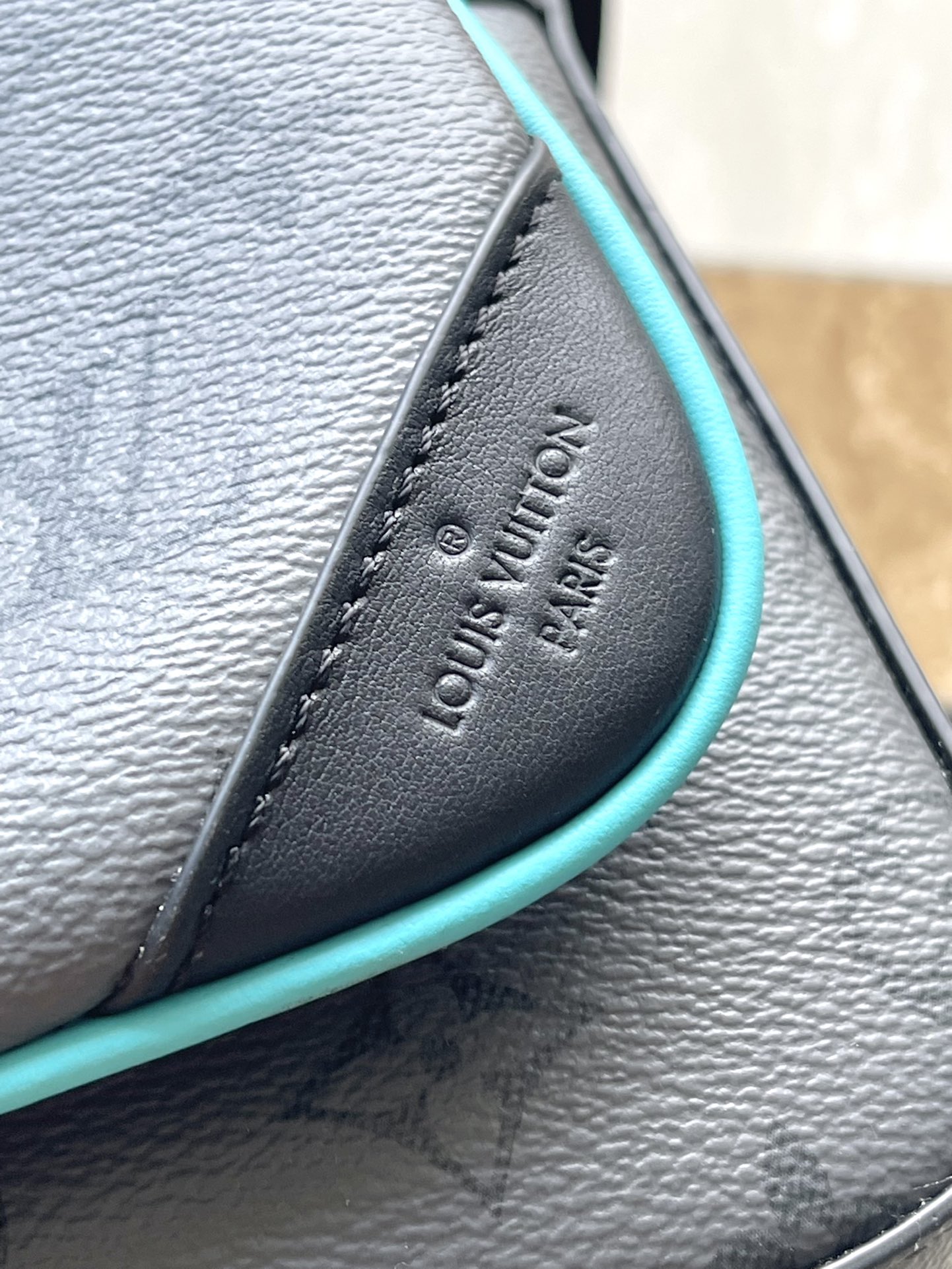 High Quality Luxury Louis Vuitton Trio Messenger M11648 product detail
