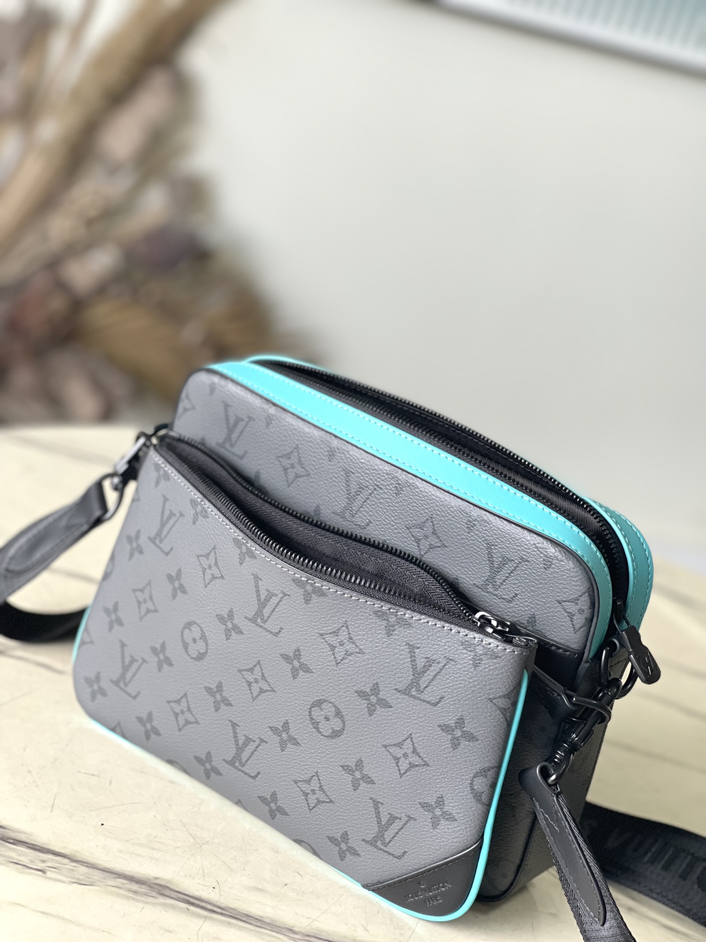 High Quality Luxury Louis Vuitton Trio Messenger M11648 product detail