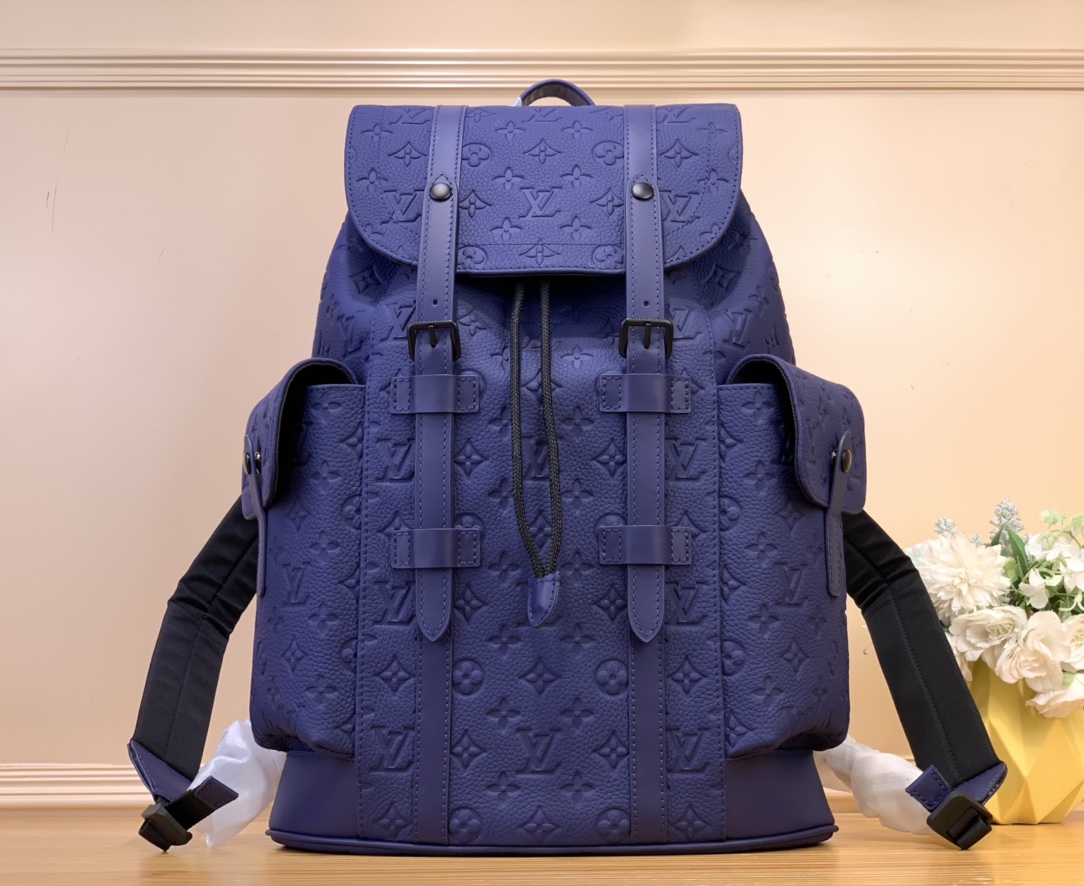 High Quality Luxury Louis Vuitton Christopher MM M11688