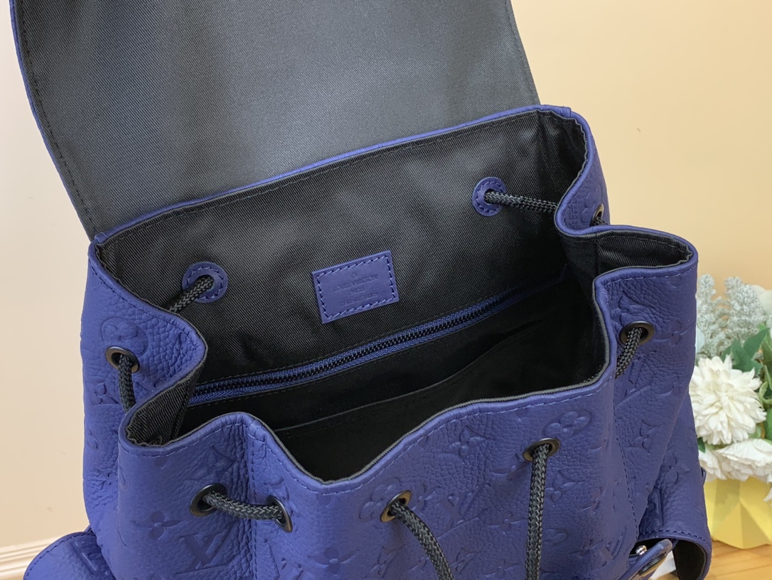 High Quality Luxury Louis Vuitton Christopher MM M11688 product detail