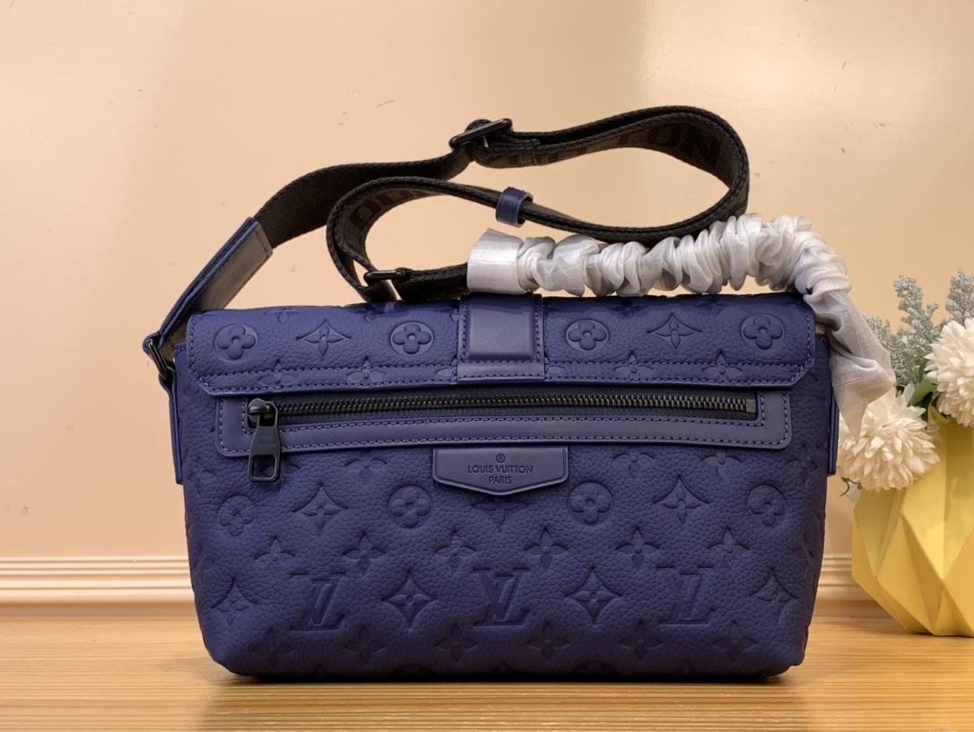 High Quality Luxury Louis Vuitton S-Cape Messenger M11692 product detail