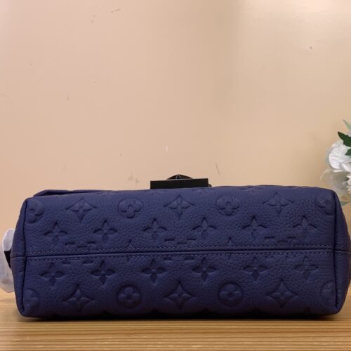 High Quality Luxury Louis Vuitton S-Cape Messenger M11692 product detail