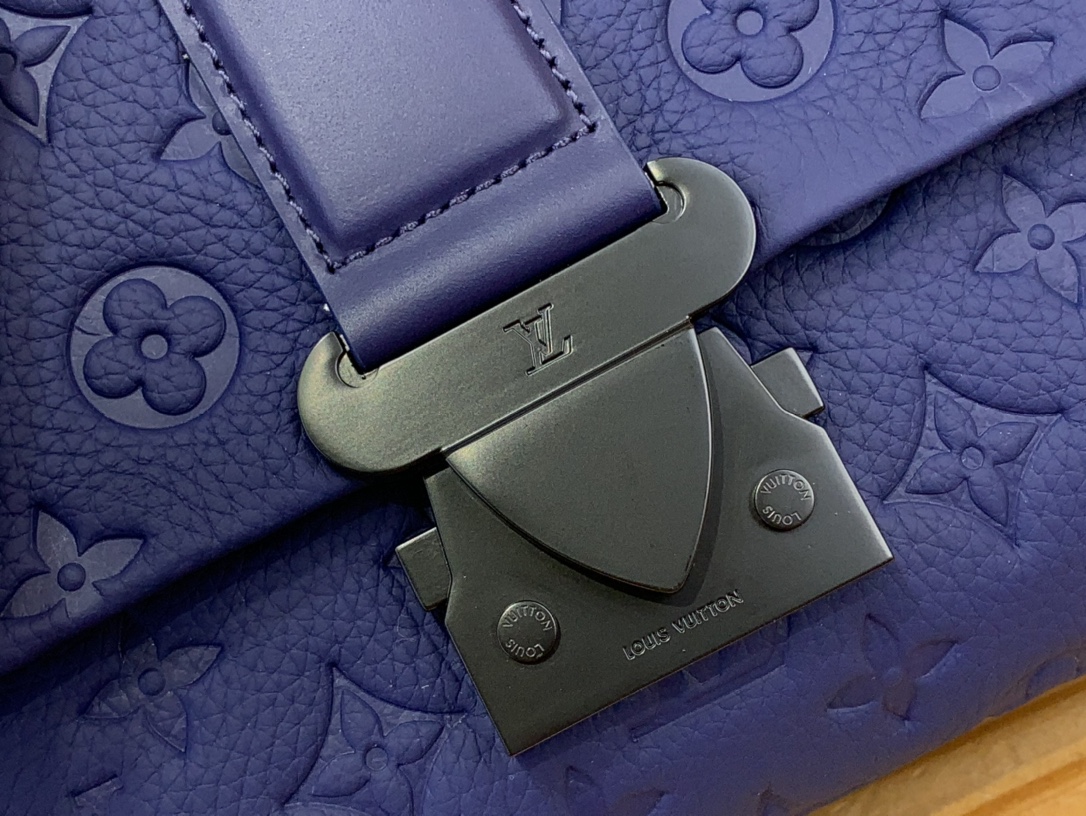 High Quality Luxury Louis Vuitton S-Cape Messenger M11692 product detail