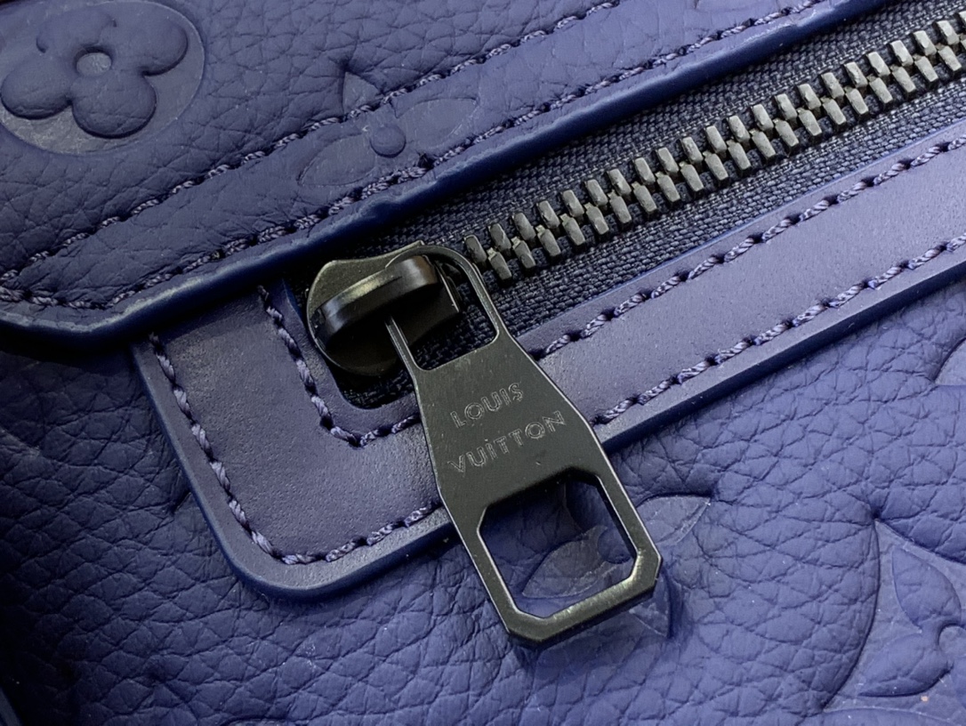 High Quality Luxury Louis Vuitton S-Cape Messenger M11692 product detail